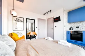 Central | Kitchen | Bathroom | Netflix | Views - Image 2