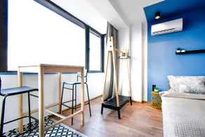 Central | Kitchen | Bathroom | Netflix | Views - Image 3