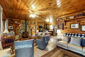 2BR lakefront with hot tub, dock, & 50ft shoreline - Image 5