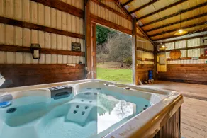 House near Lake w Beautiful Acres to Explore - Image 2