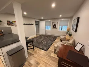 Renovated 2‑Bed Apt w/EV Charger Close to Village - Image 3
