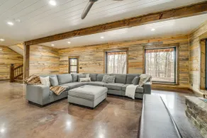 Grand Broken Bow Cabin w/ Hot Tub & Spacious Deck! - Image 4
