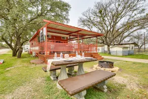 Pet-Friendly Brownwood Home: Walk to Lake! - Image 3
