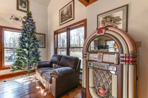 Cozy Mount Union Cabin w/ Fire Pit & River Access - Image 5