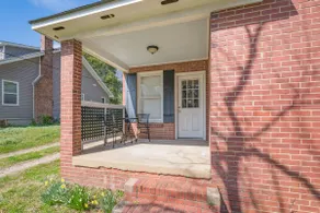 House on Shurley - in a quiet neighborhood - Image 2