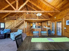 Secluded hilltop cabin w/hot tub - Image 4