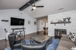 3 Bedroom Vette City Retreat - Image 2