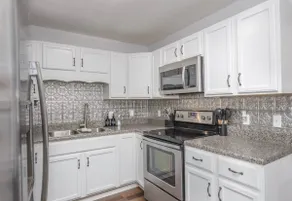 3 Bedroom Vette City Retreat - Image 3