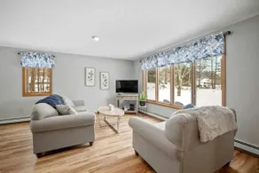 3BR home near outdoor rec with deck & games - Image 2