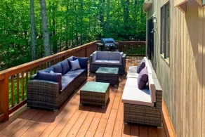 3BR home near outdoor rec with deck & games - Image 3
