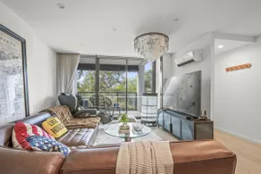 StayAU Contemporary 2BR Urban Oasis - Image 3