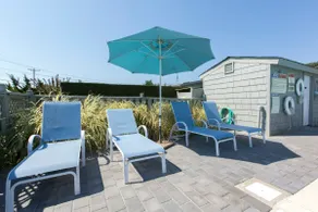 Second Floor Corner Unit Overlooking the Ocean - Image 3