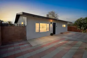 Private Home | Parking | Pet-Friendly - Image 2