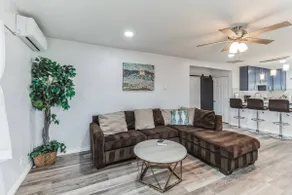 Private Home | Parking | Pet-Friendly - Image 4