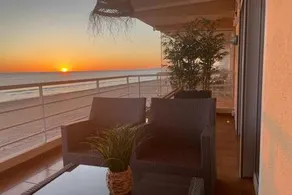 AP-4 A Beachfront + Parking - Image 2