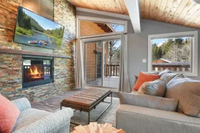 Alpine Chalet Nature Lovers Rejoice Chic 4 BDR - Image 2