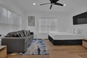 Newly Renovated 4BR in AtlantaOpen,Mins to Dwtn - Image 5