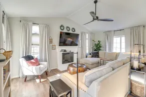 Peaceful Queenstown Home w/ Deck & Grill! - Image 3