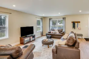 Catskills Winter Getaway w/ Game Room - Image 3