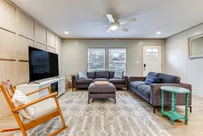 Hudson Oaks Country Creekside Home: Hot Tub & Deck - Image 4