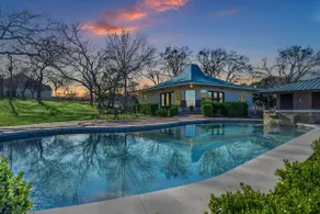 Summer Breeze-Lakefront w/pool, hot tub, & kayaks - Image 4