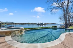 Summer Breeze-Lakefront w/pool, hot tub, & kayaks - Image 2