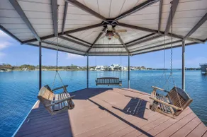 Summer Breeze-Lakefront w/pool, hot tub, & kayaks - Image 5