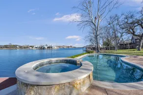 Summer Breeze-Lakefront w/pool, hot tub, & kayaks - Image 3