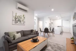 Panoramic Views 2br With Pool And Free Carpark - Image 2