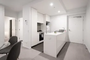 Panoramic Views 2br With Pool And Free Carpark - Image 3