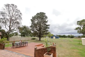 Country 4-Bed Homestead with Games Room & Views - Image 2