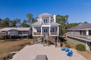 No Worries Bay House by Liquid Life - Image 2
