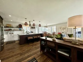 Cottage On Waterfowl Pond/Dog Friendly Fenced Yard - Image 2