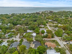 Tropical Retreat near Sarasota Downtown - Image 3