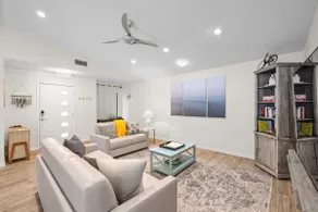 Tropical Retreat near Sarasota Downtown - Image 2