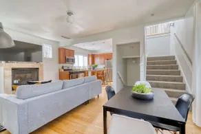 Bright 3BR/2BA | Steps to Hawthorne | 5 Beds - Image 4