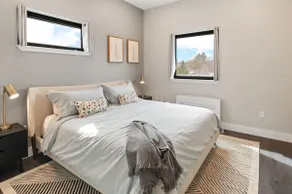 Top floor downtown dog friendly condo. Hot tub too - Image 4