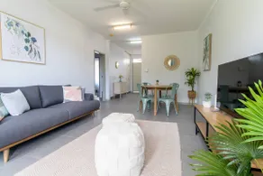 Serenity on Smith 2 Bedroom Apt - Image 4