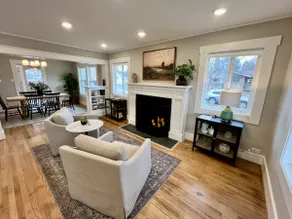 The Winston, Downtown, 4 Bdrm w/ Hot Tub & Firepit - Image 1
