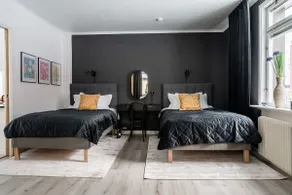 Charming Central Business Stay - Image 4