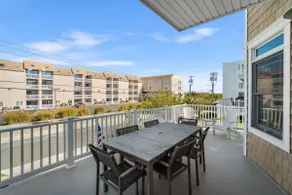 Beach Block, Open Floor plan for entertainment, e - Image 4