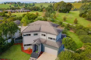 Yarra Valley Serenity House in Golf Course Resort - Image 3
