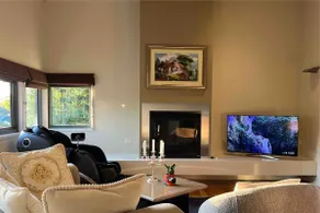Yarra Valley Serenity House in Golf Course Resort - Image 4