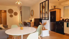 T2 quartier Mermoz, 2 places de parking privées - Image 5