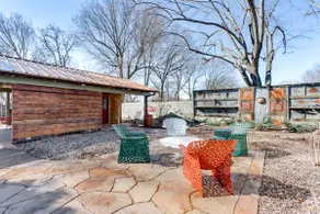 2 Mi to UA: Central Fayetteville Home w/ Patios - Image 4