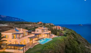 Absolute Villa by Stylish Stays - Image 3