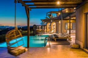 Absolute Villa by Stylish Stays - Image 4