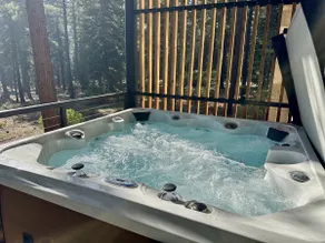 Modern Eco Retreat w/ Hot Tub & Views - Image 2