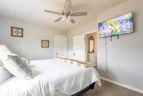 3BR Downtown Home w/King Bed, Porch, Firepit,Grill - Image 4