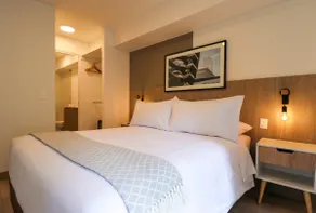 w* | Mesmerizing 2BR with Balcony in the Heart of Miraflores - Image 2